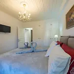 Avgi's Campielo Apartment *