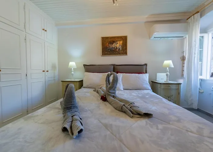 Avgi's Campielo * Corfu (city)