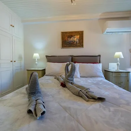 Avgi's Campielo * Corfu (city)